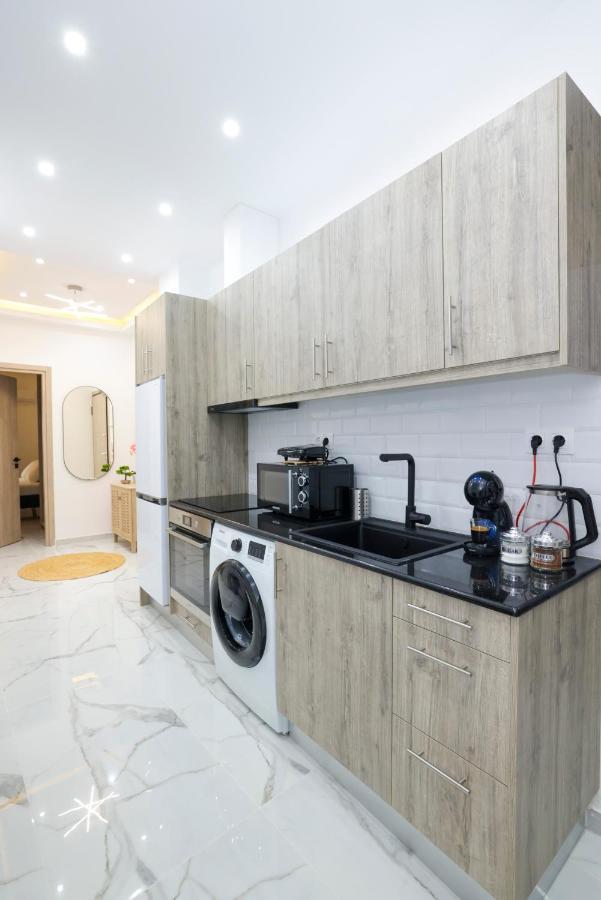 Zeos Finest Jacuzzi Suite Athens Ngoại thất bức ảnh